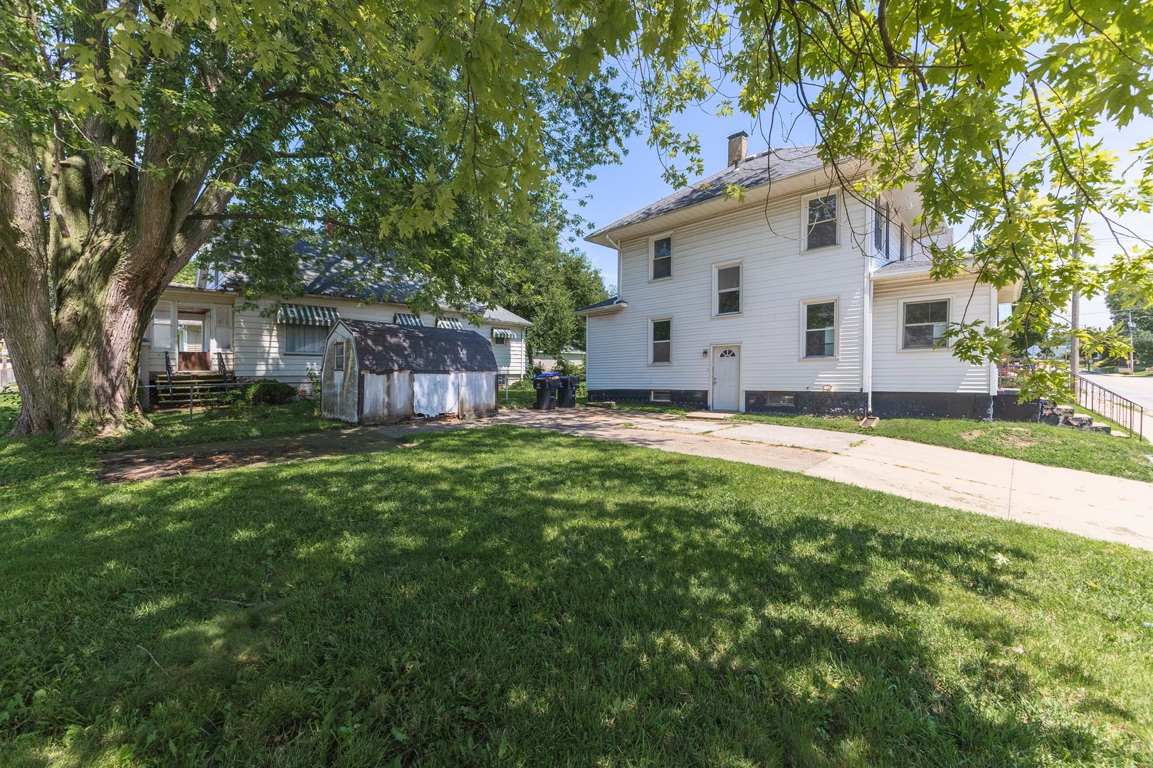 704 E Oakland Avenue