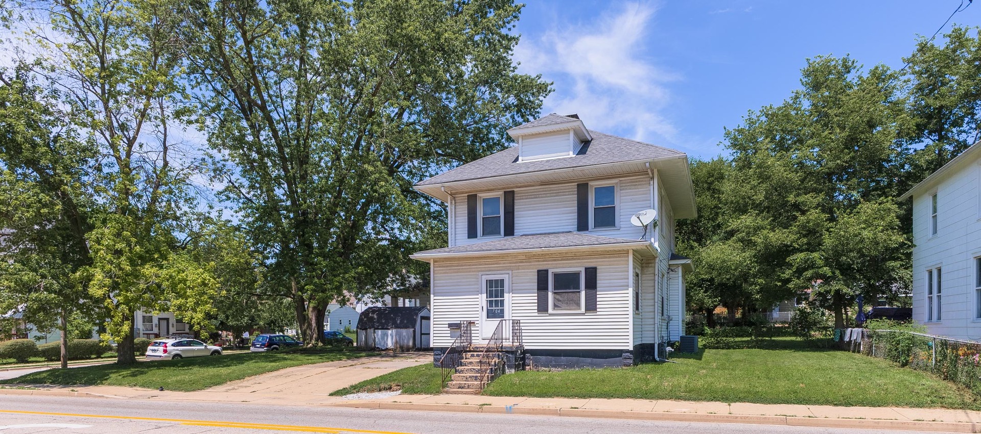 704 E Oakland Avenue