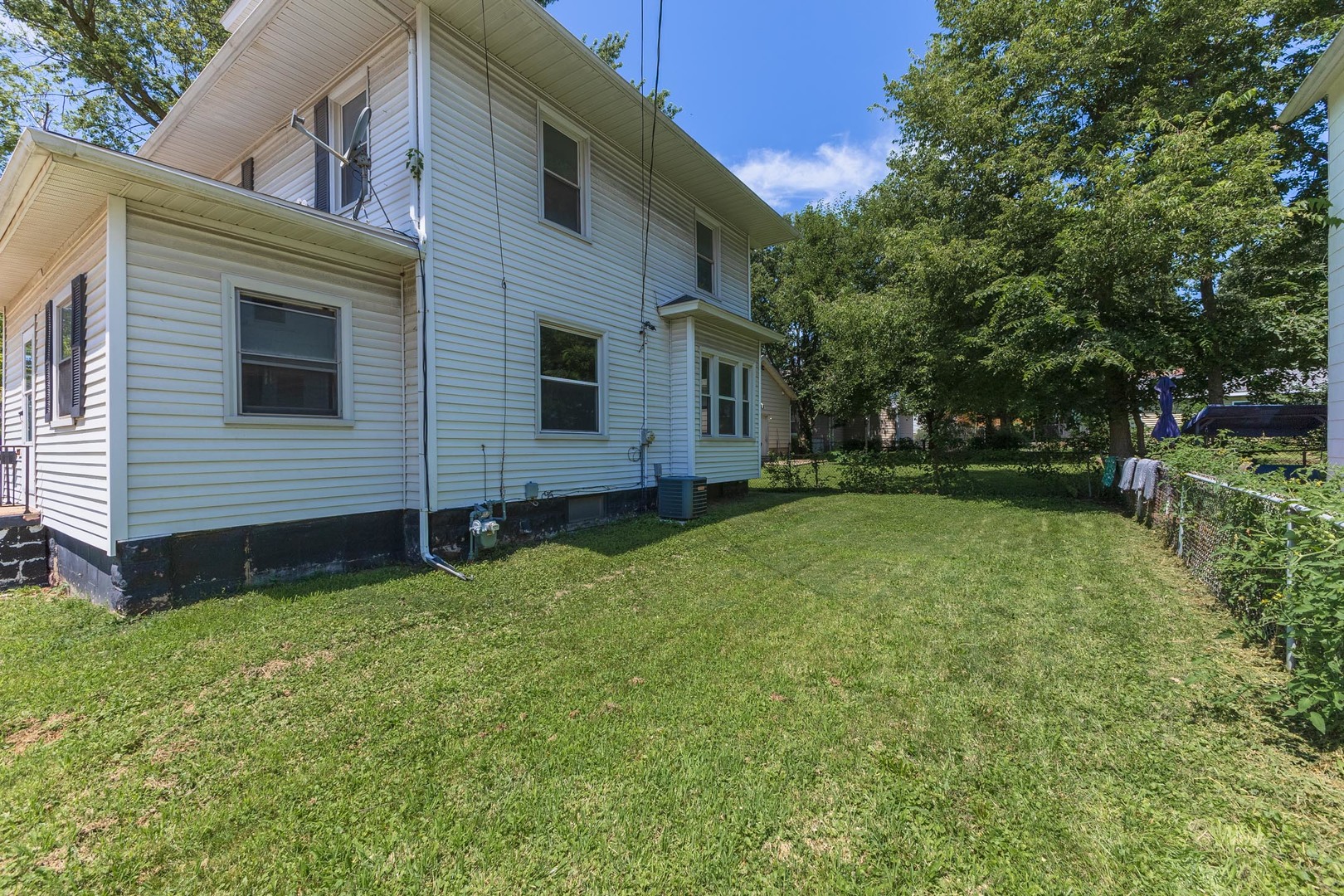 704 E Oakland Avenue