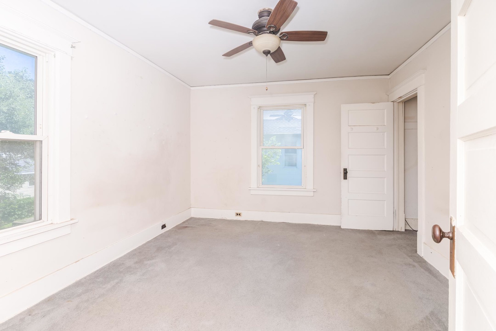 704 E Oakland Avenue