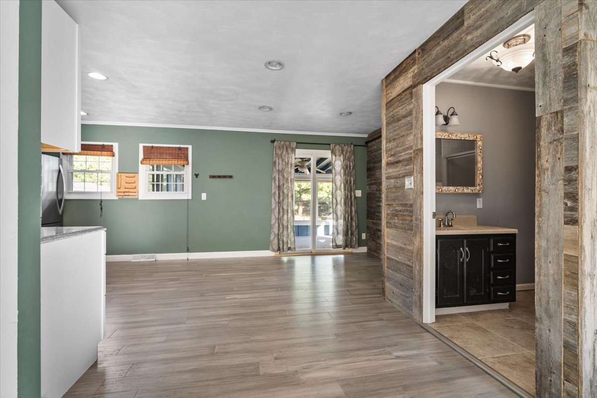 8095 N 2000 East Road E