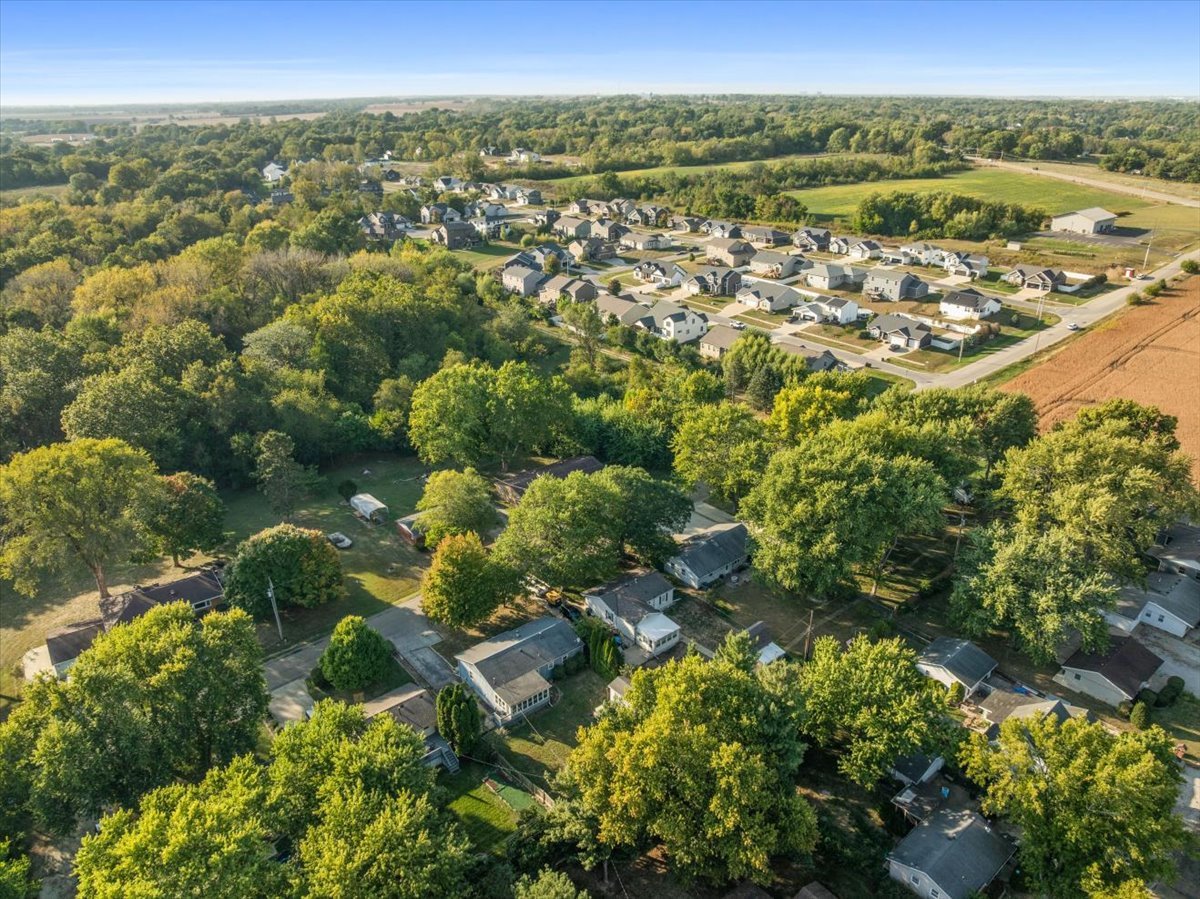 8095 N 2000 East Road E