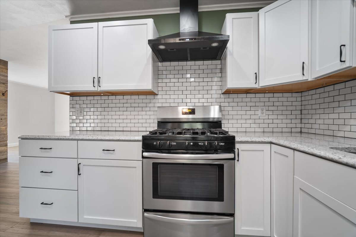 8095 N 2000 East Road E