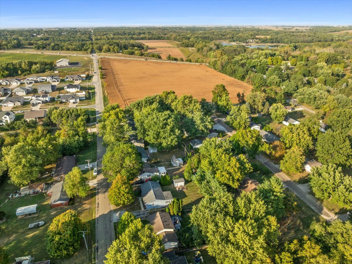 8095 N 2000 East Road E