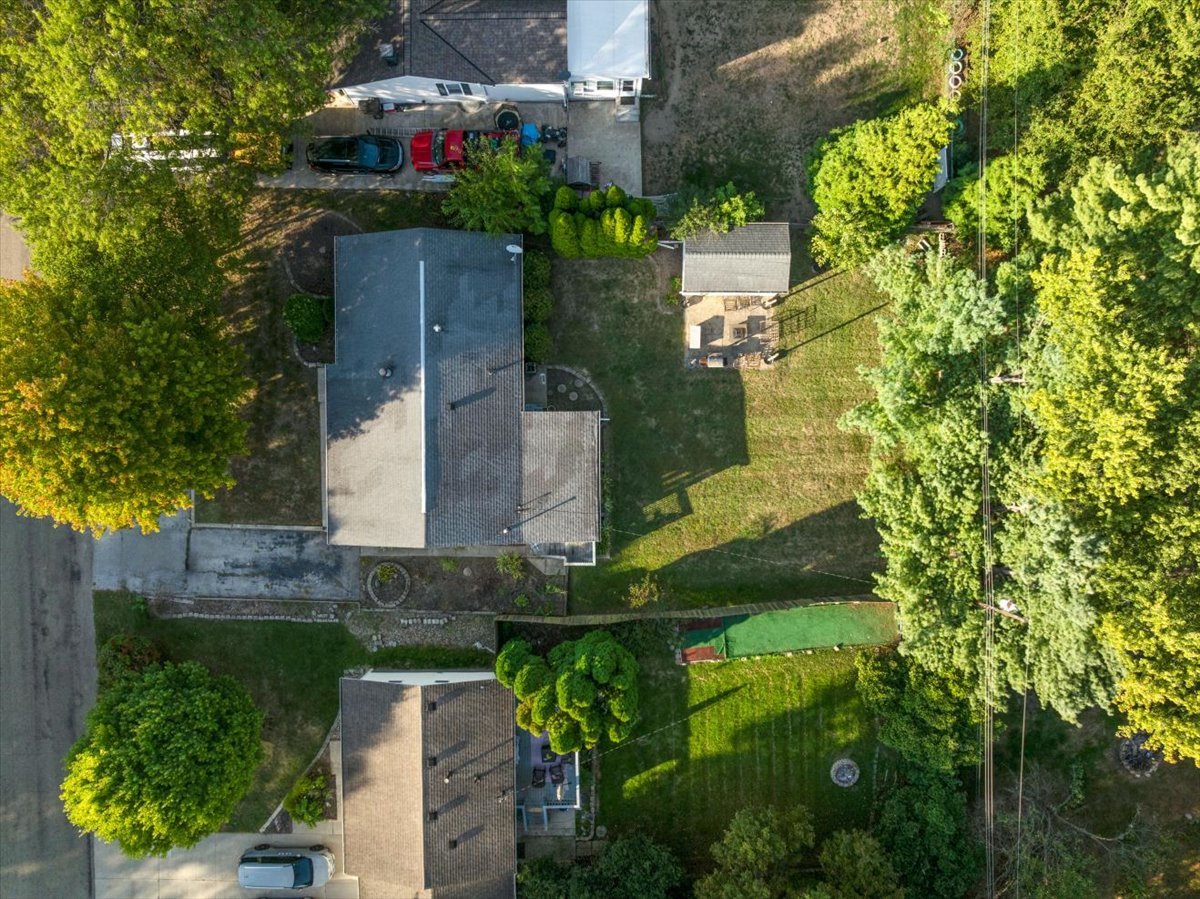 8095 N 2000 East Road E