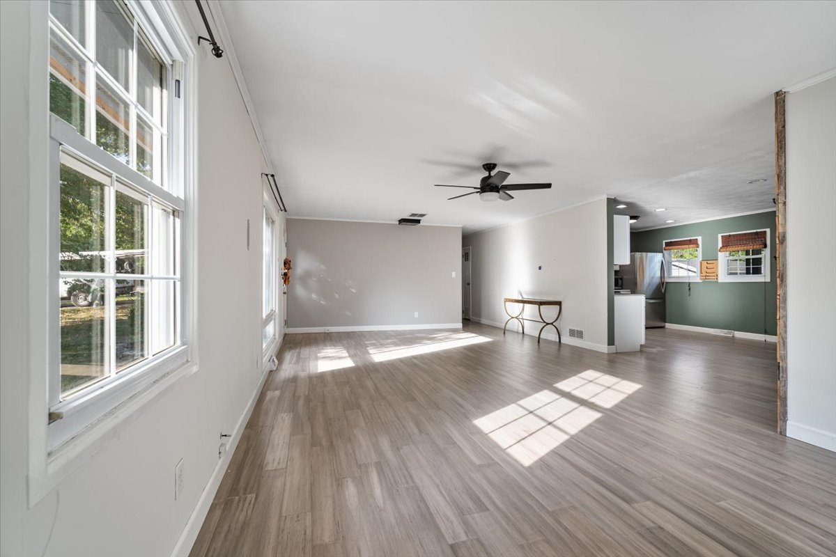 8095 N 2000 East Road E