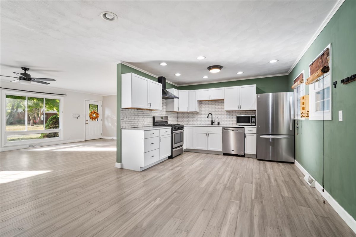 8095 N 2000 East Road E