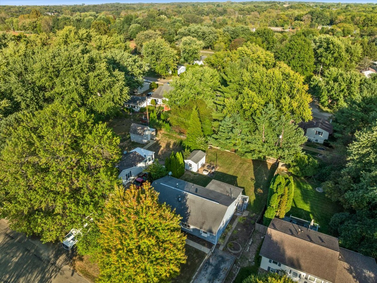 8095 N 2000 East Road E