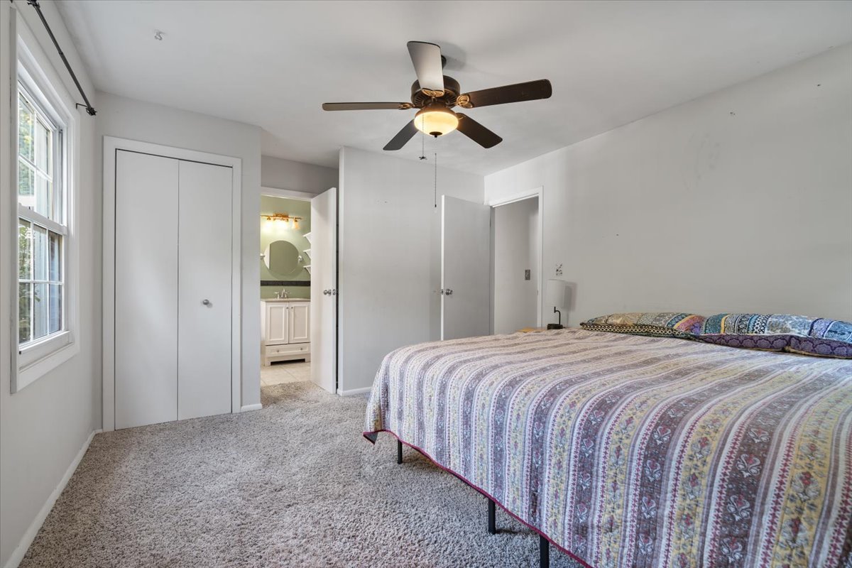 8095 N 2000 East Road E