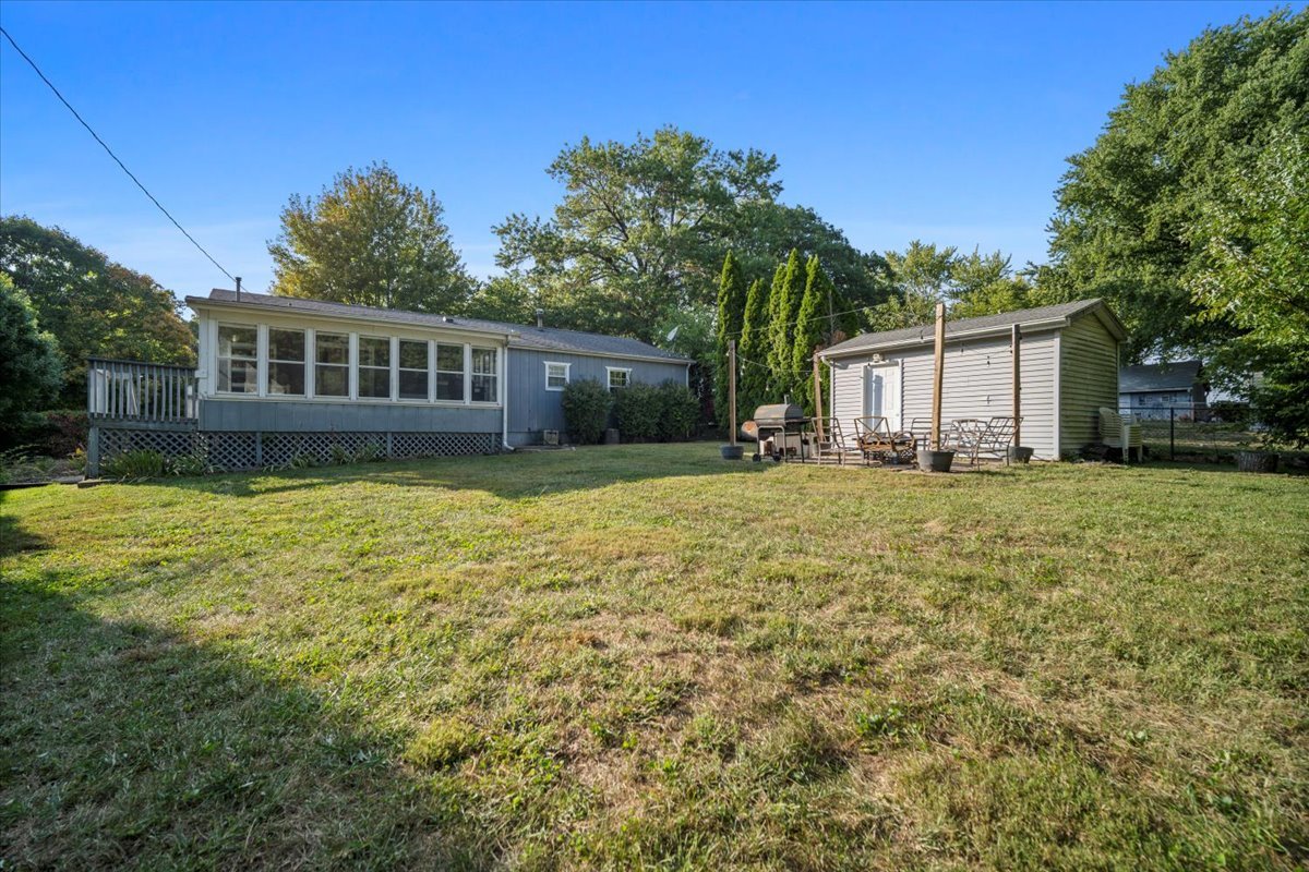 8095 N 2000 East Road E