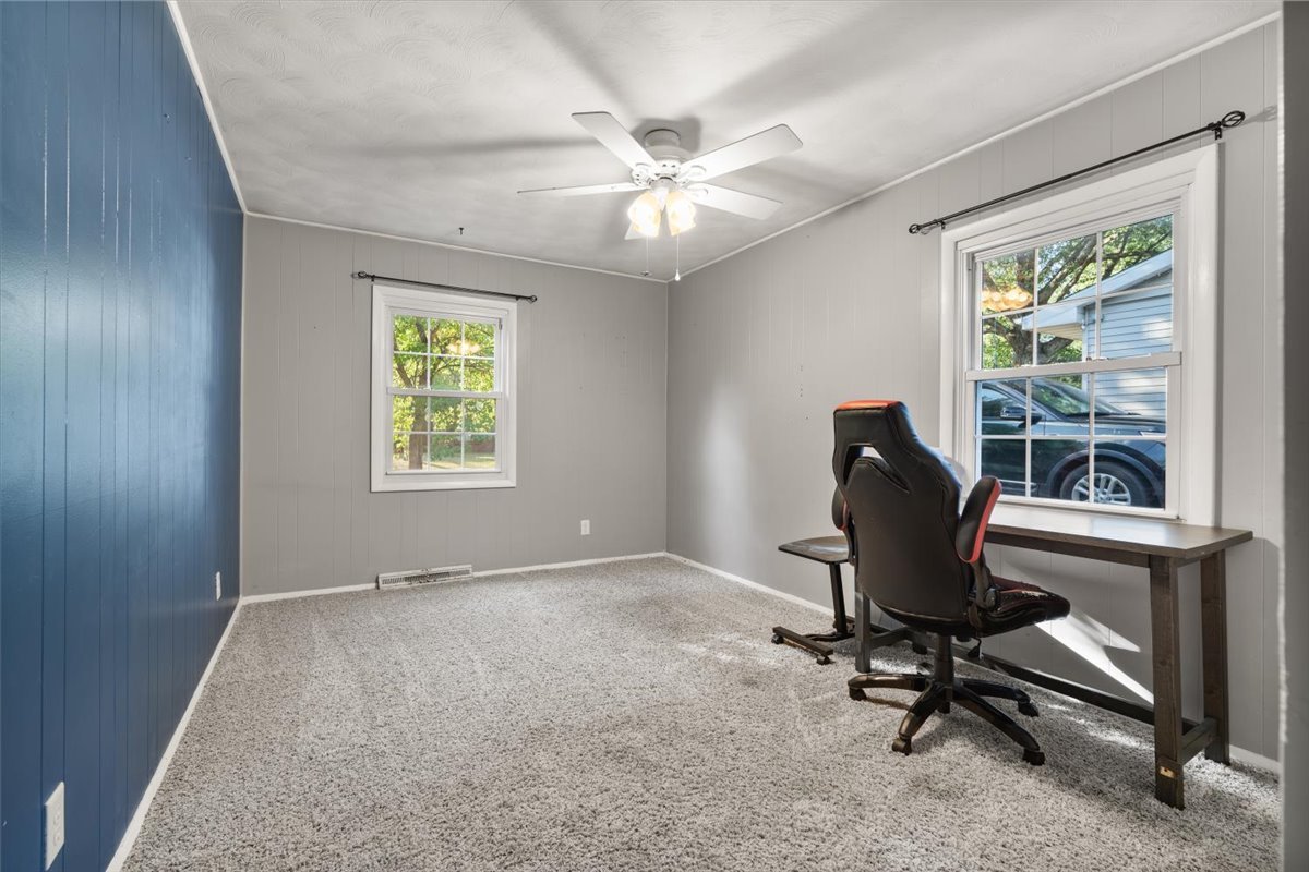 8095 N 2000 East Road E