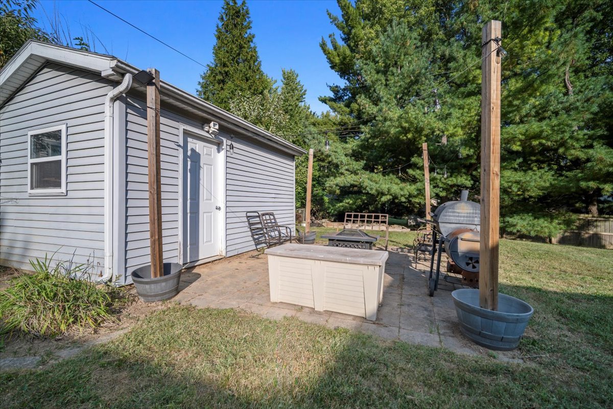 8095 N 2000 East Road E