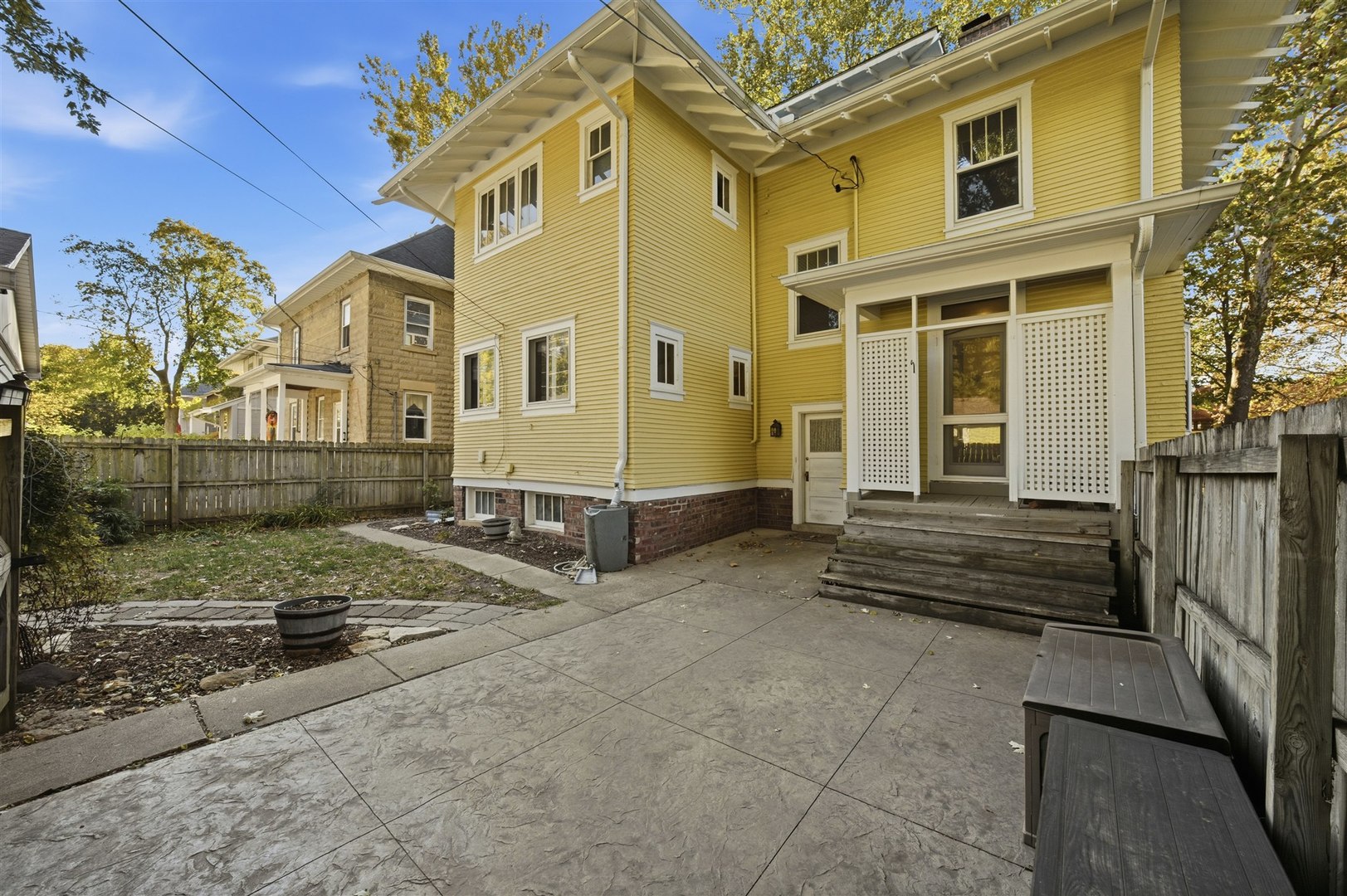 1209 N Clinton Boulevard