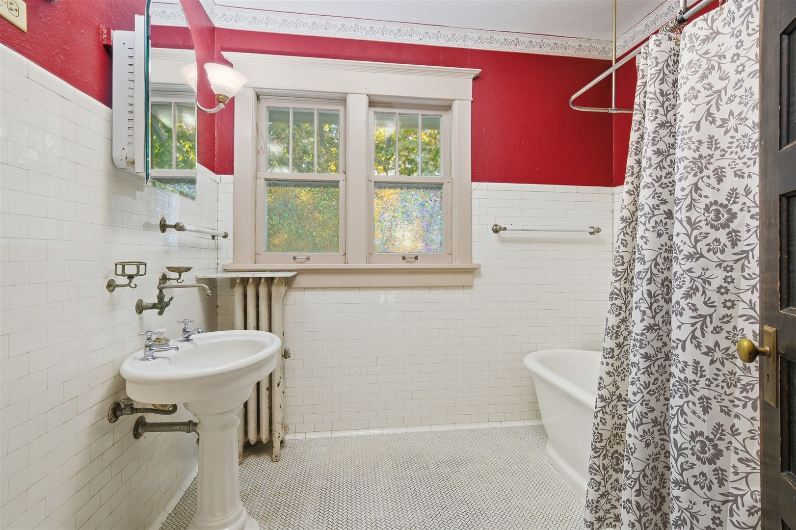 1209 N Clinton Boulevard