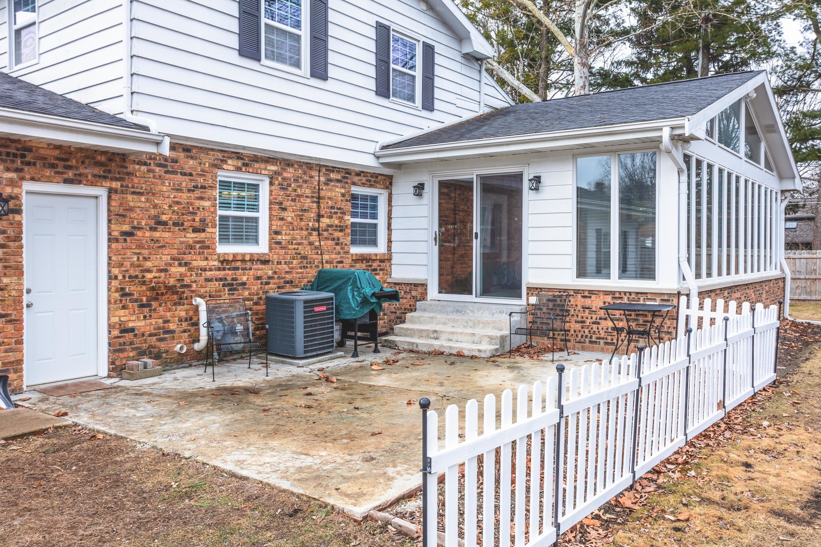 1302 E Vernon Avenue