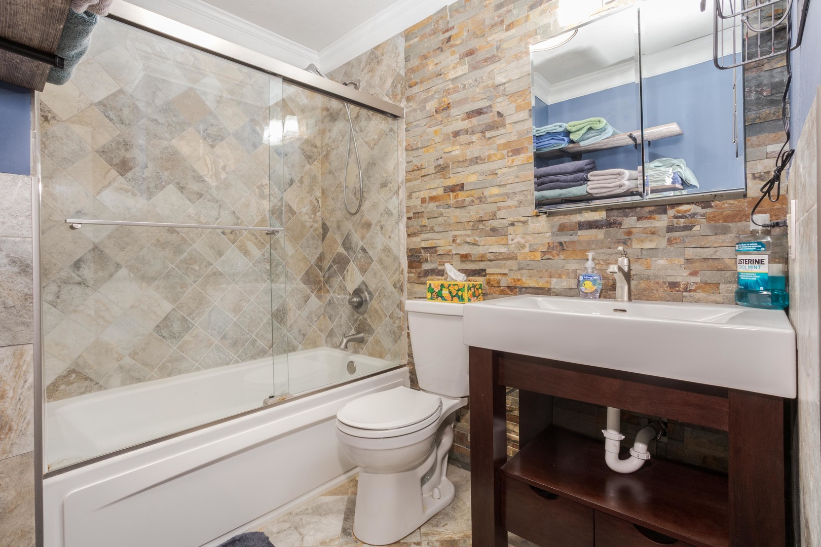 1302 E Vernon Avenue