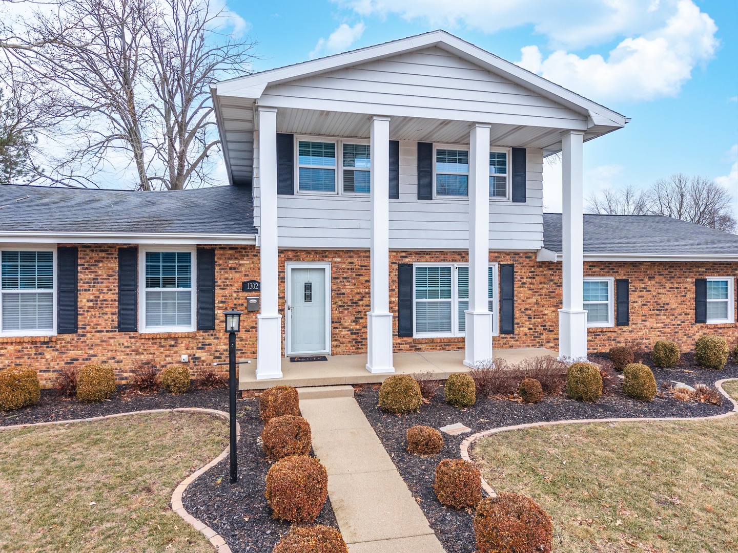 1302 E Vernon Avenue