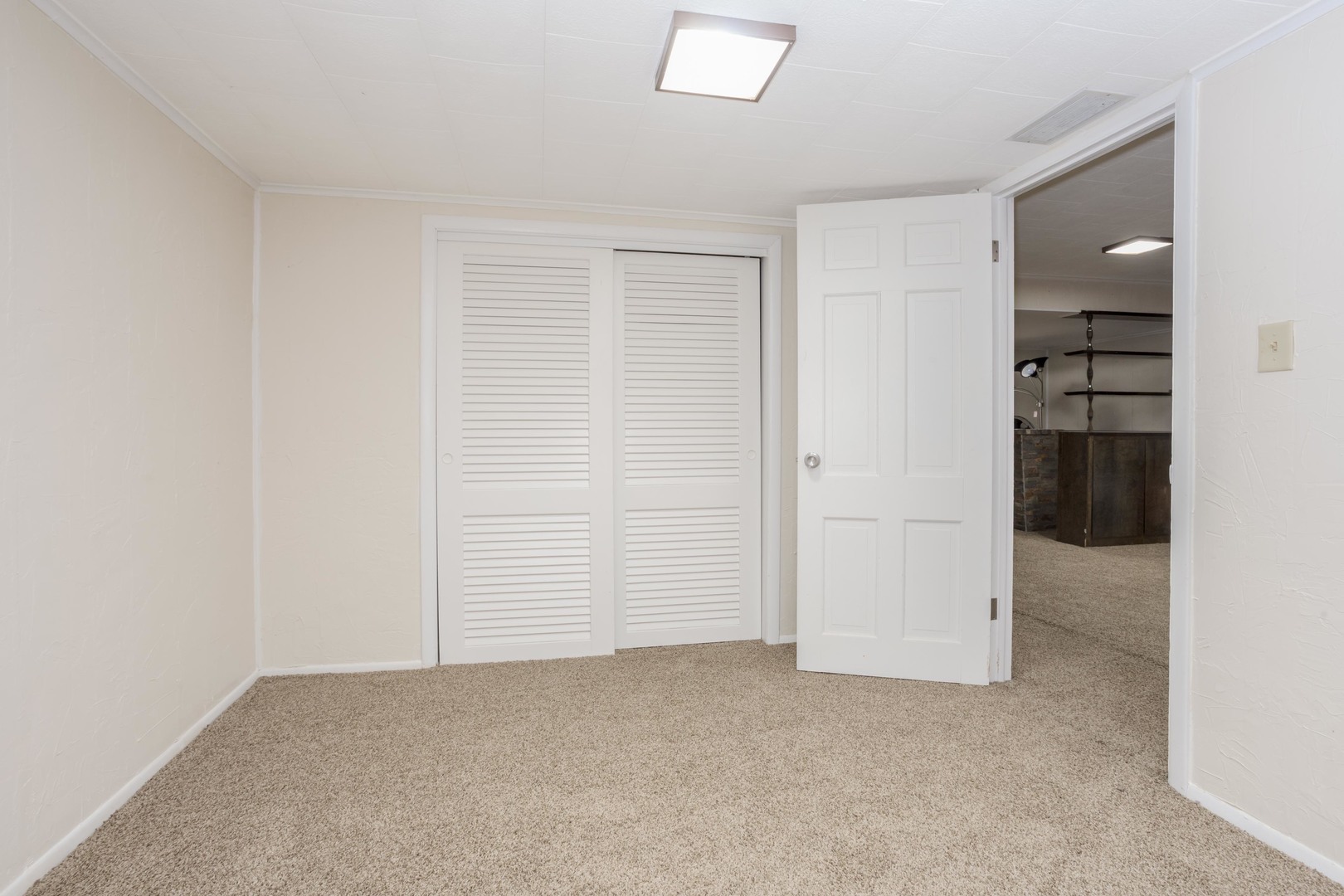 1302 E Vernon Avenue