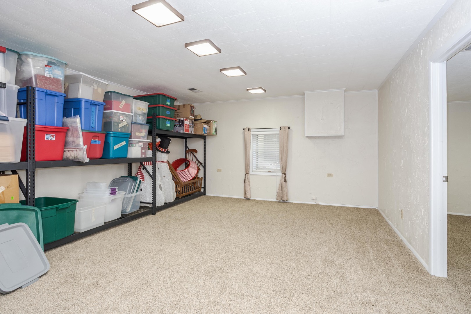 1302 E Vernon Avenue