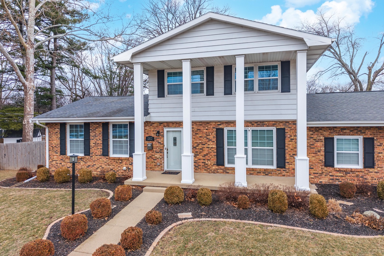 1302 E Vernon Avenue