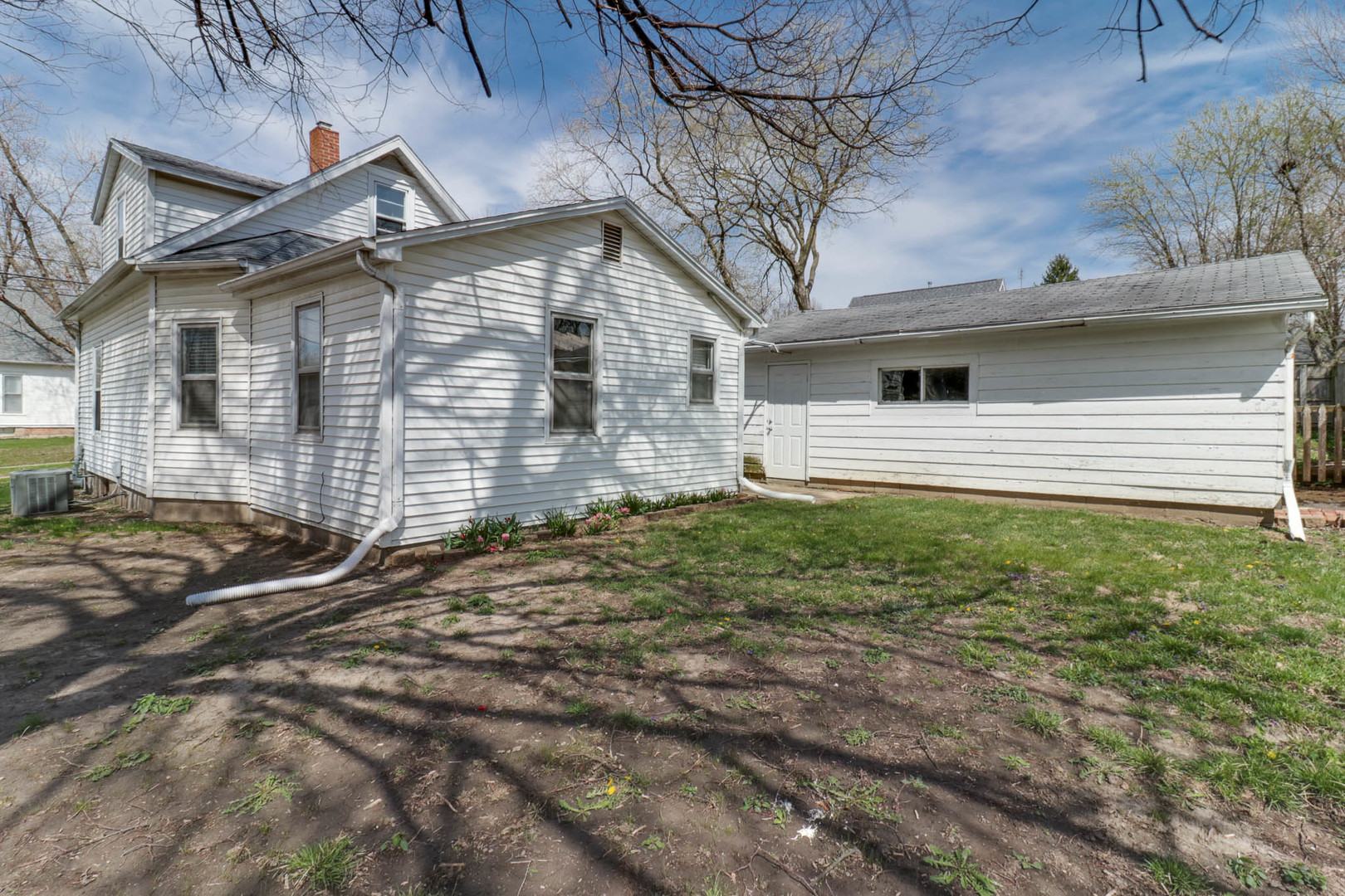 701 E Buchanan Street