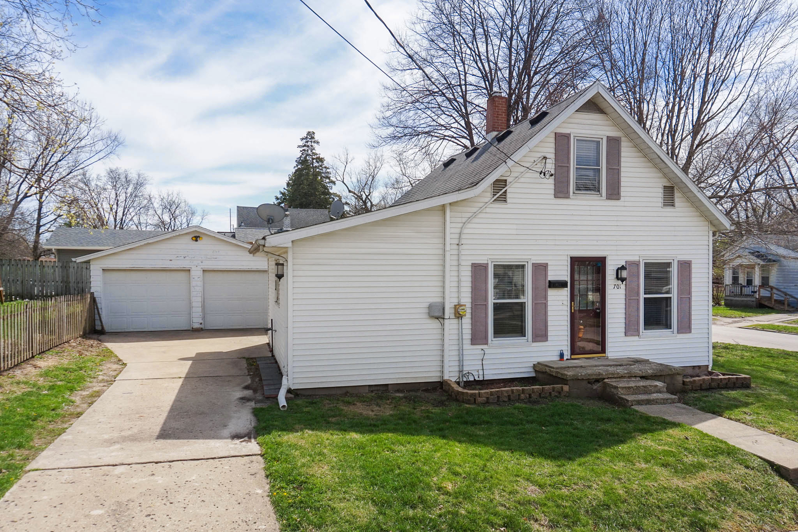 701 E Buchanan Street