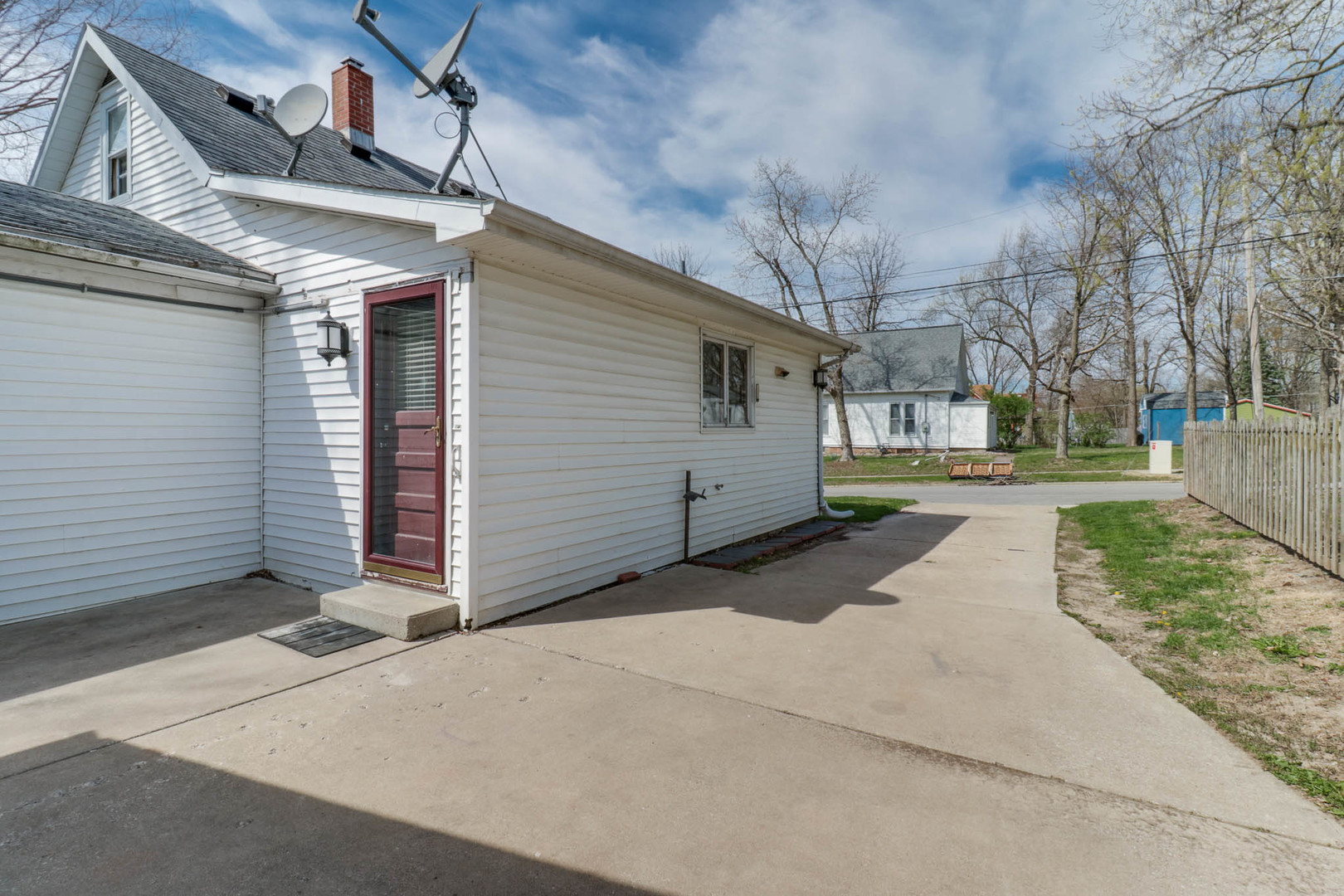 701 E Buchanan Street