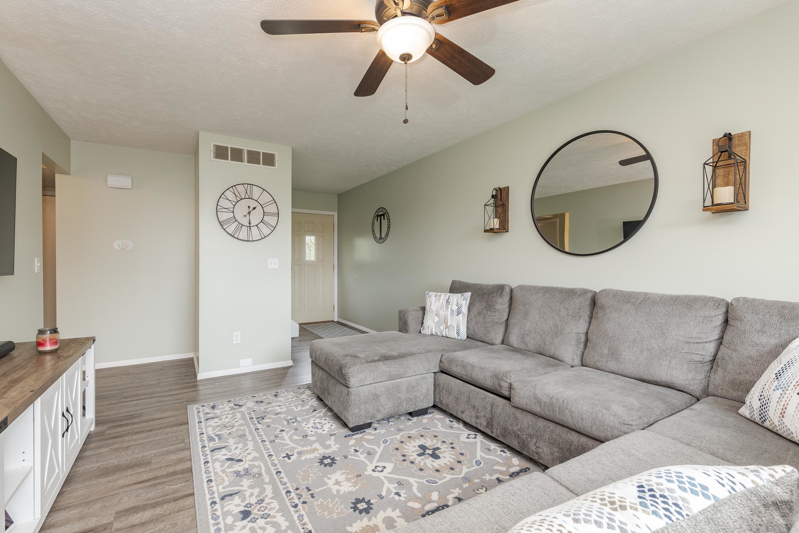 1715 King Drive Unit: C