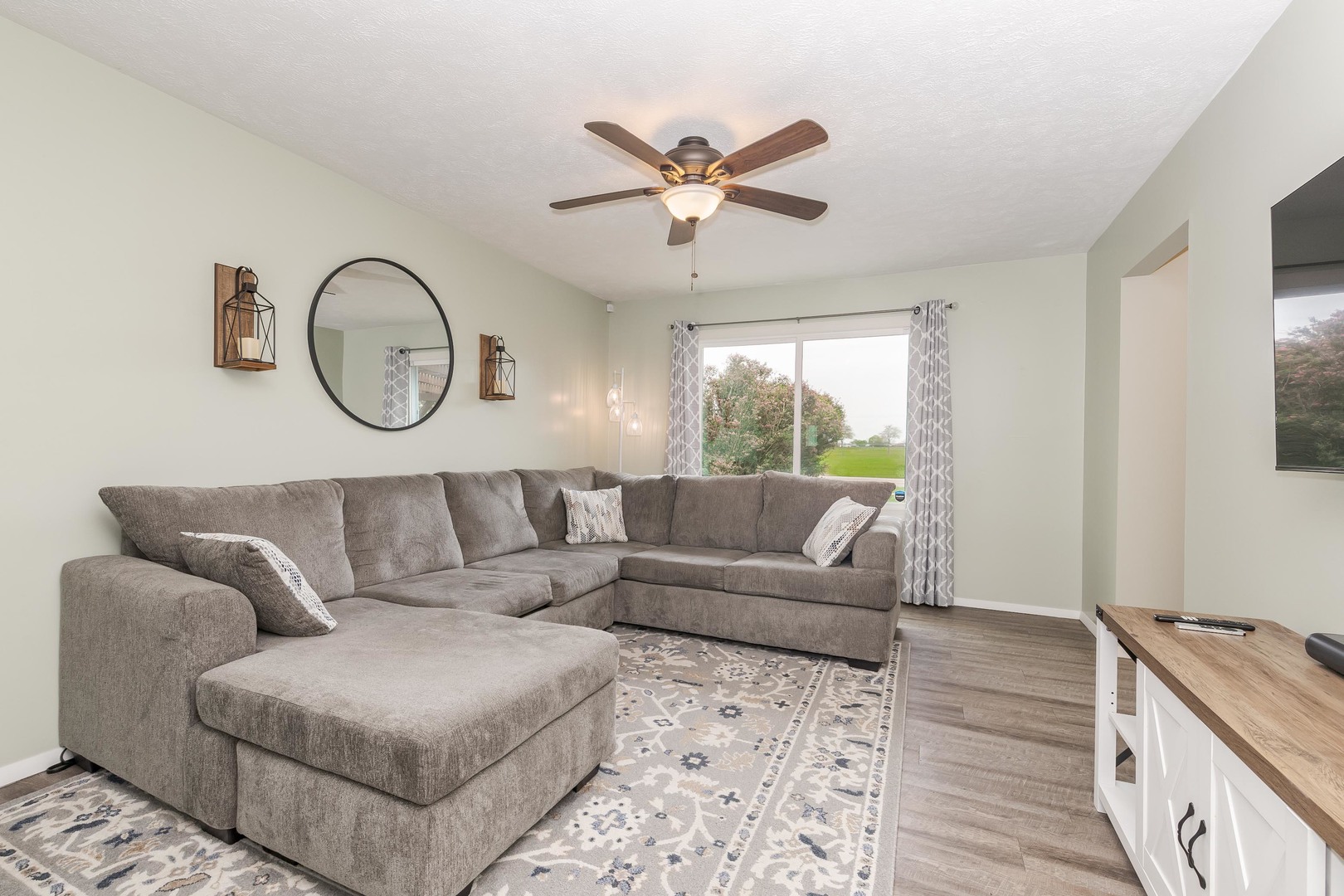 1715 King Drive Unit: C