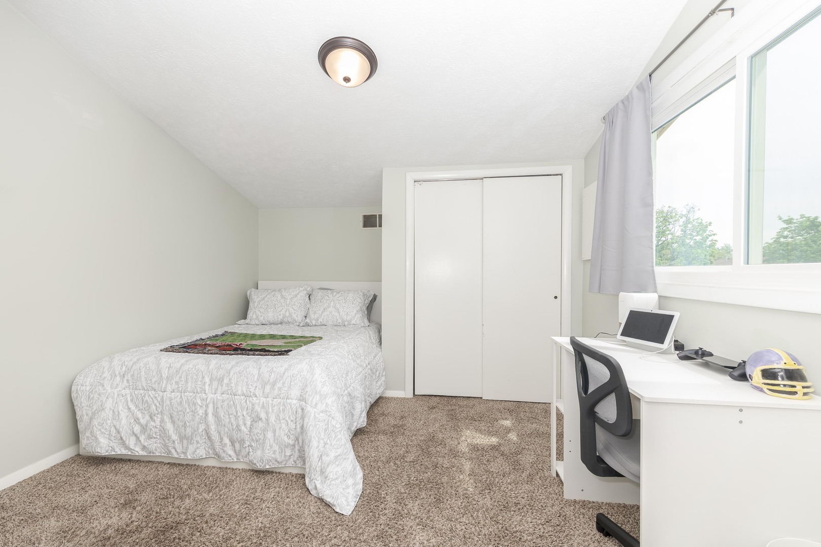 1715 King Drive Unit: C