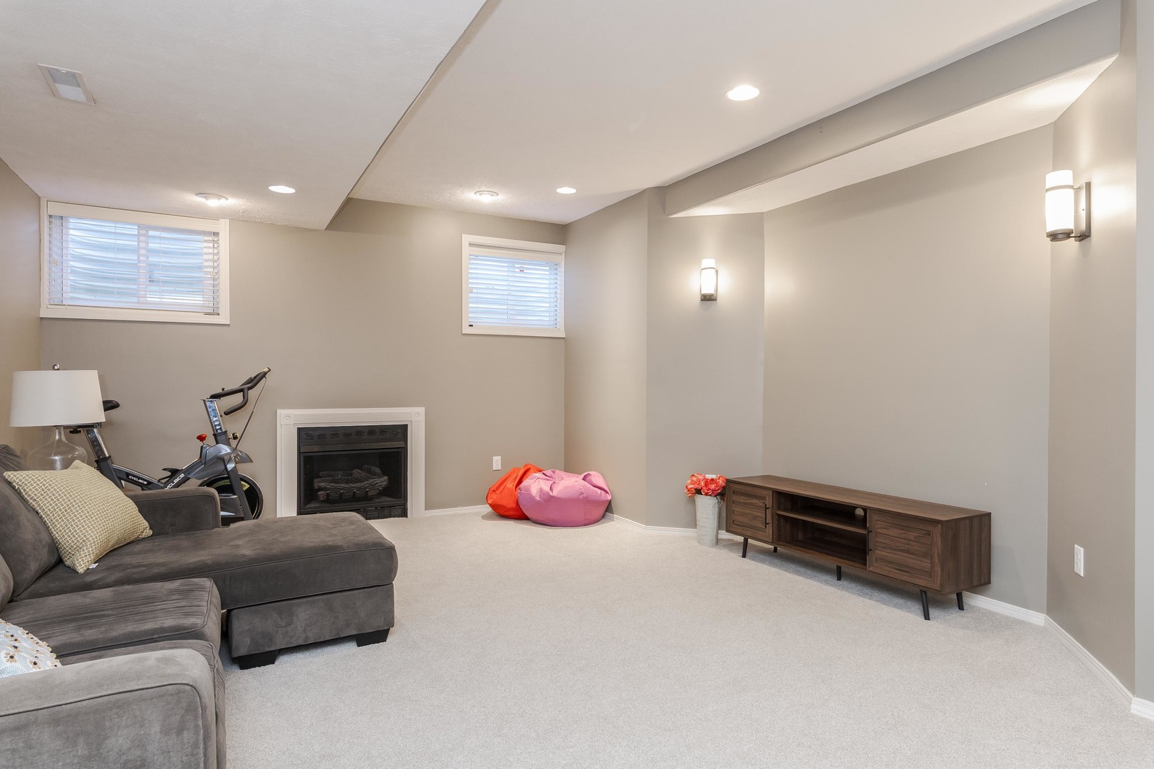 1223 Joy Walk Way