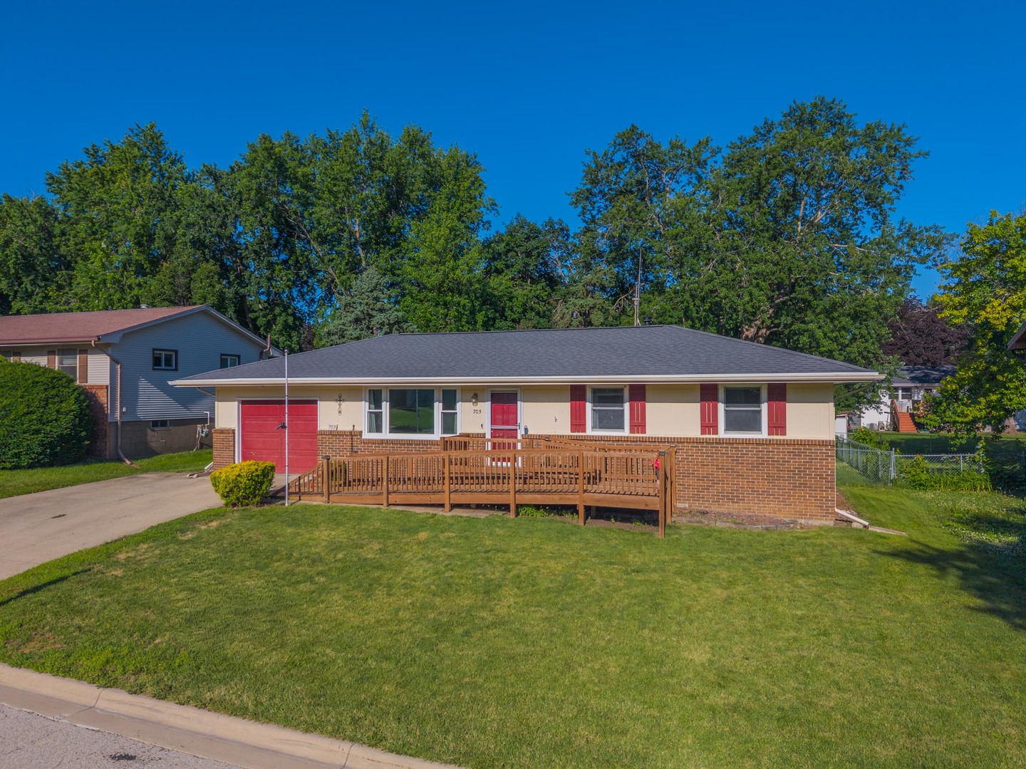 703 Lara Road