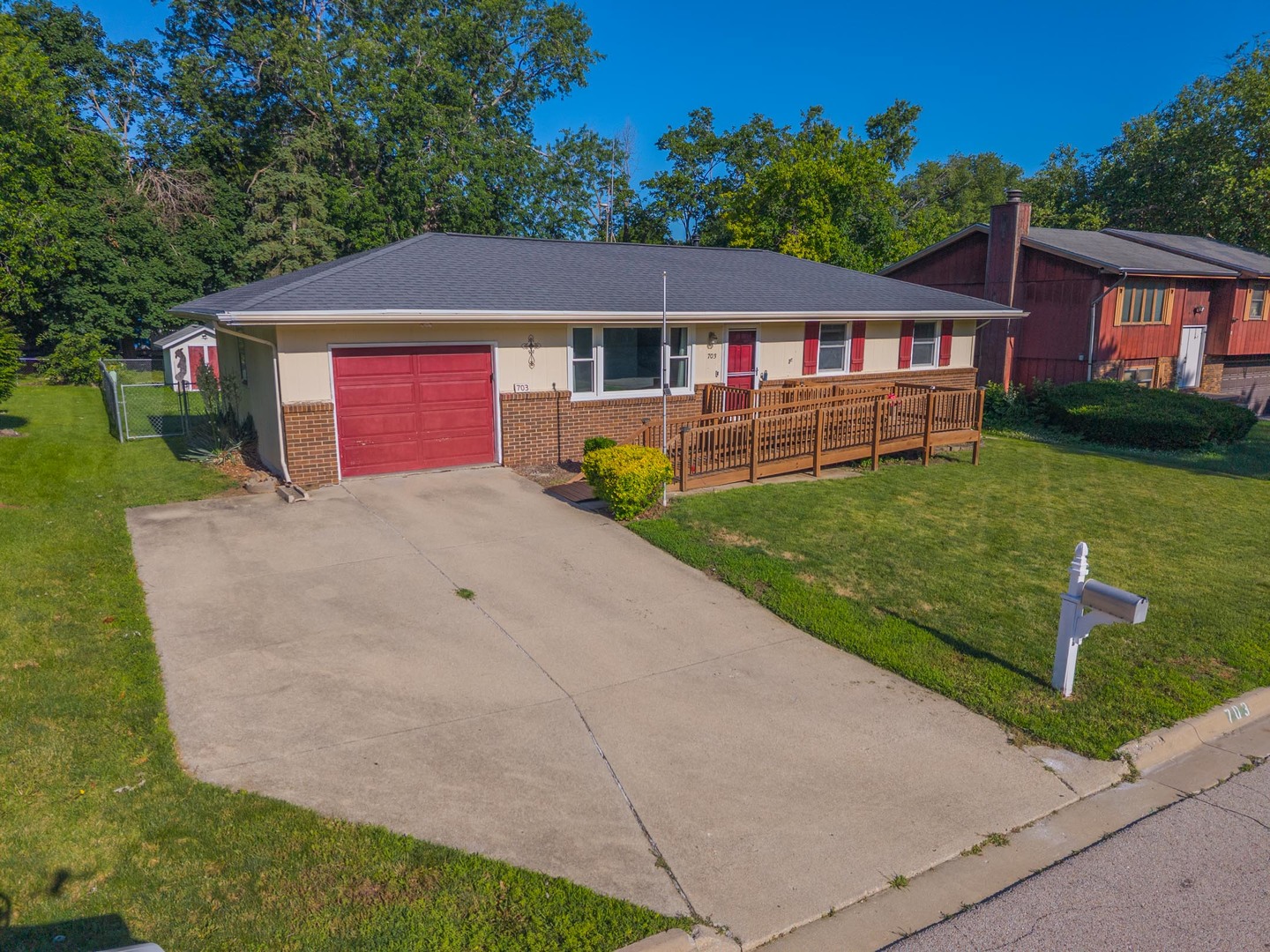 703 Lara Road
