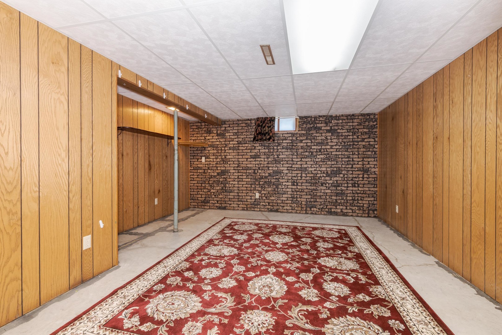 703 Lara Road