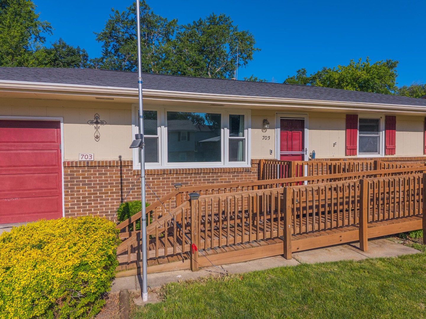 703 Lara Road