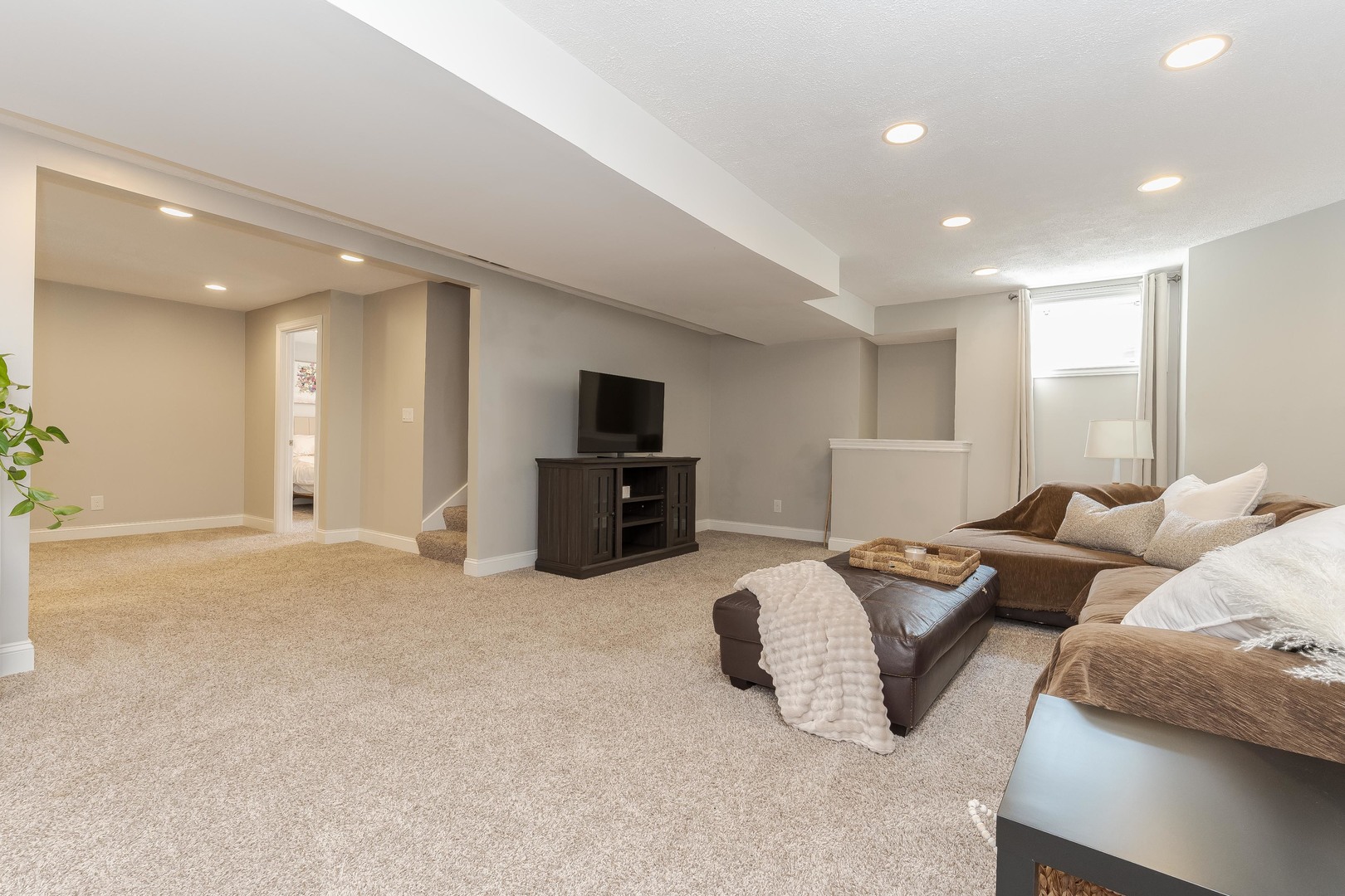 17 Waterside Circle