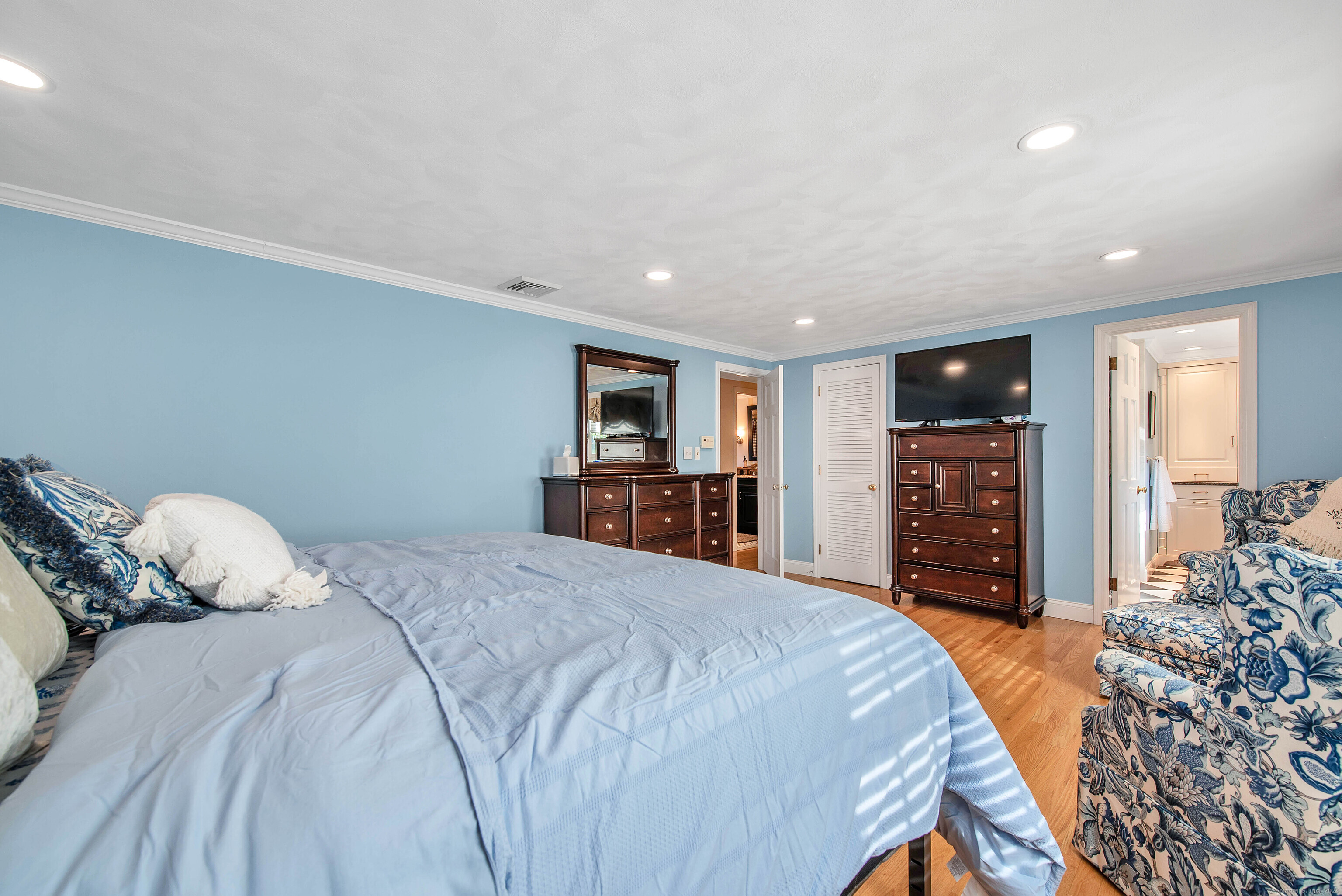 9 Mikelin Drive