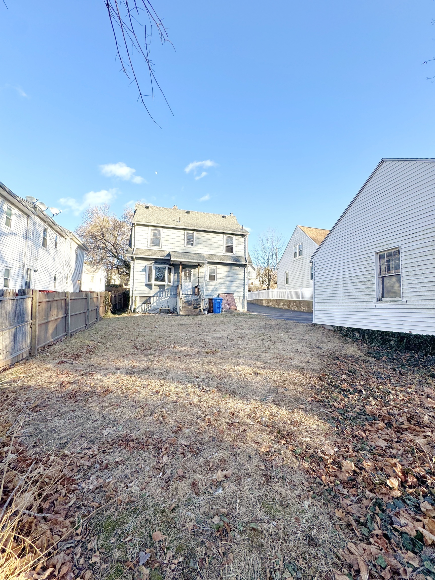 87 Long Hill Avenue