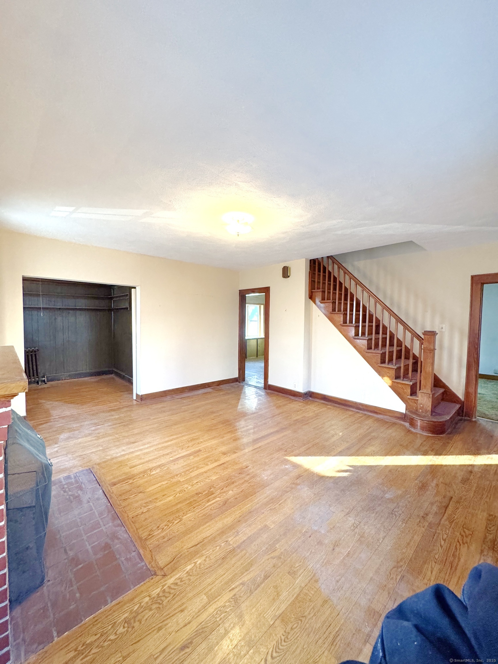87 Long Hill Avenue