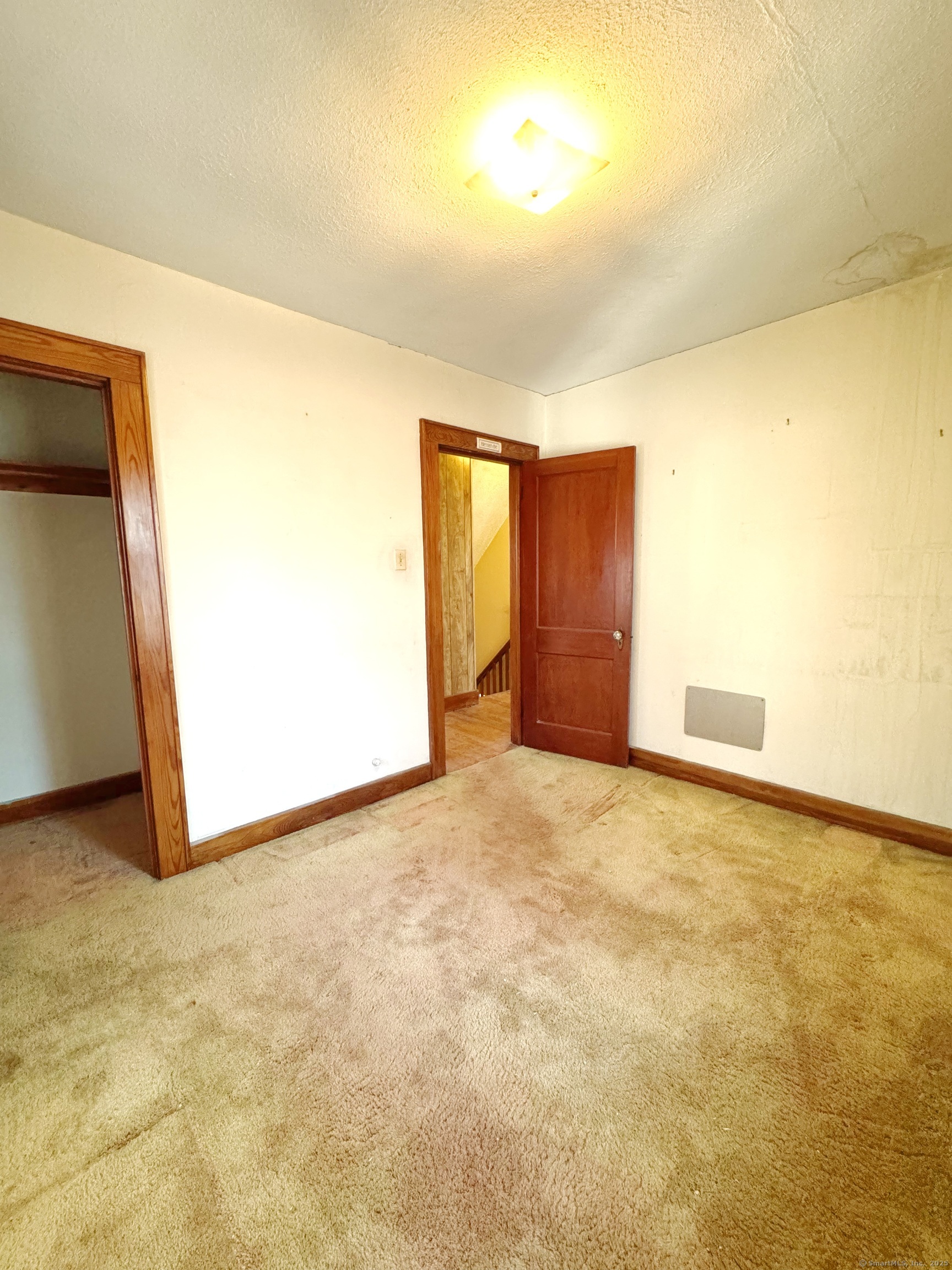 87 Long Hill Avenue