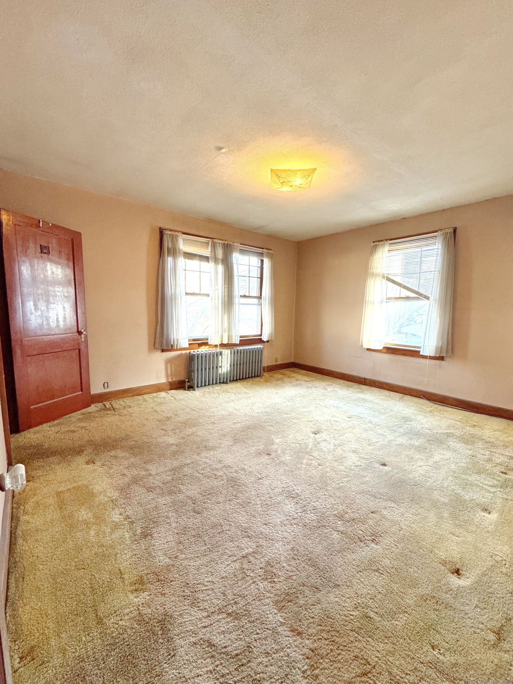 87 Long Hill Avenue