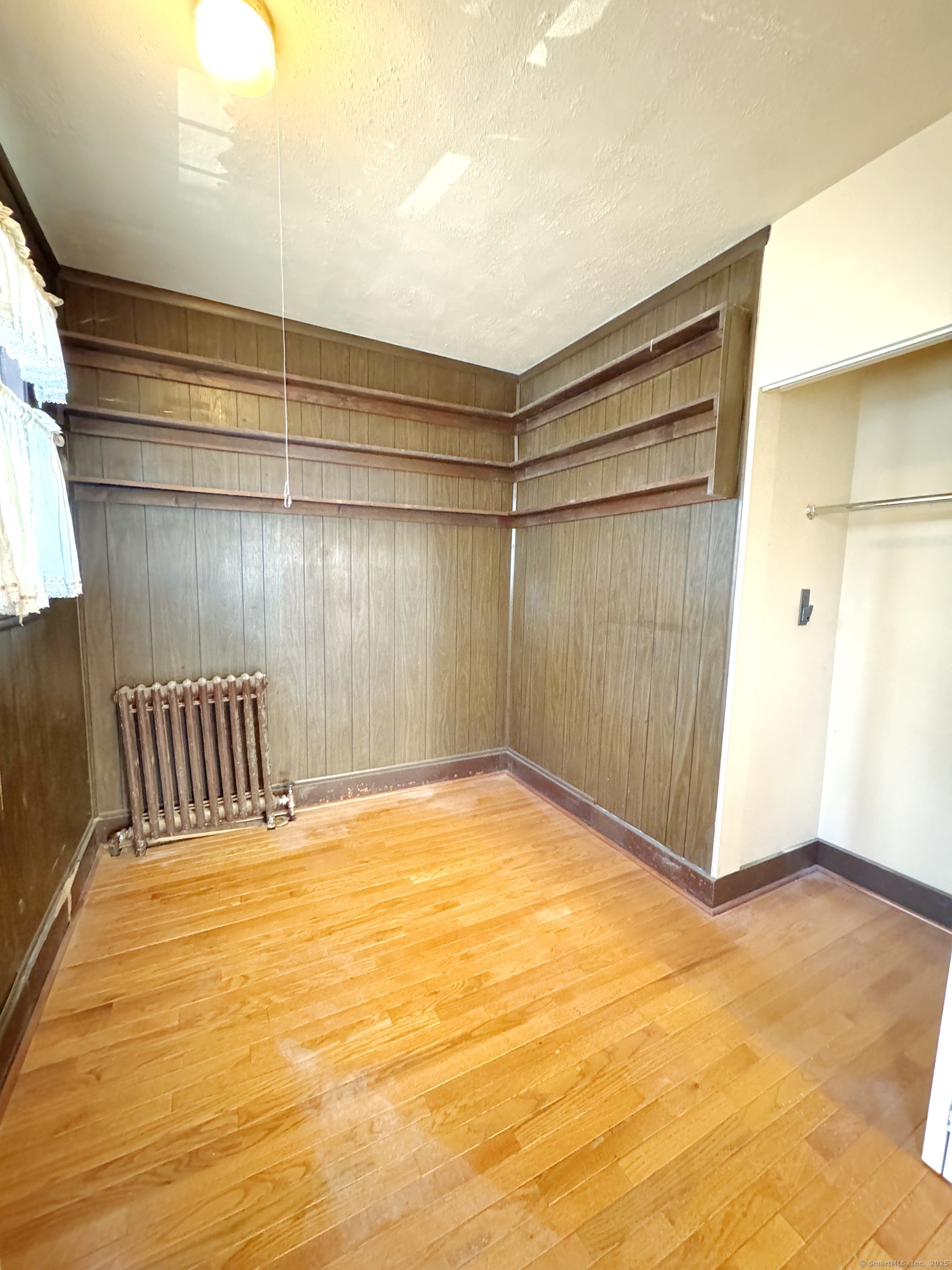 87 Long Hill Avenue