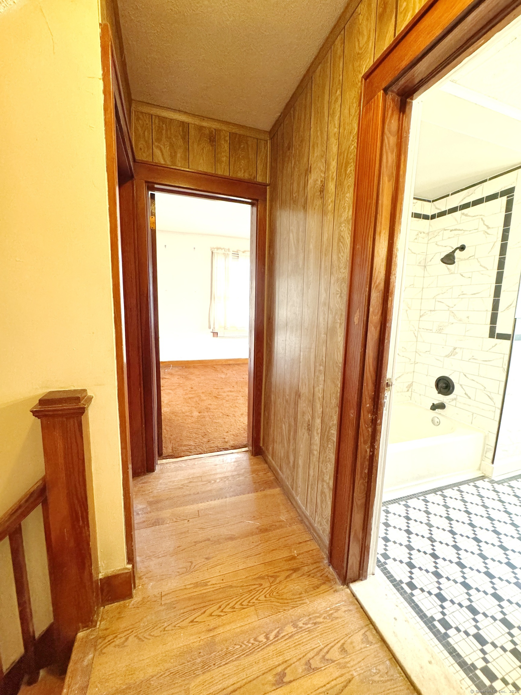 87 Long Hill Avenue