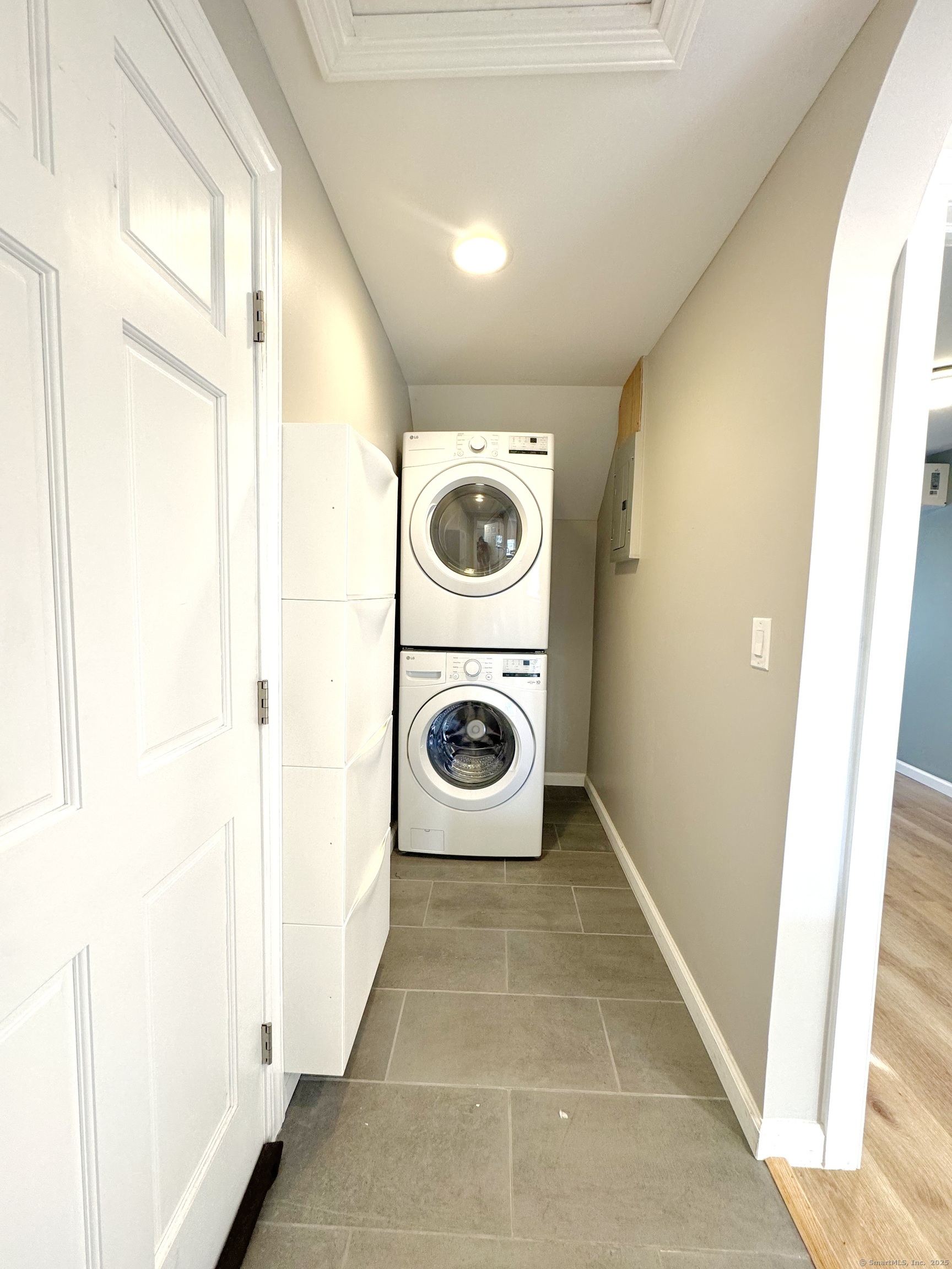 38 Maple Street 3