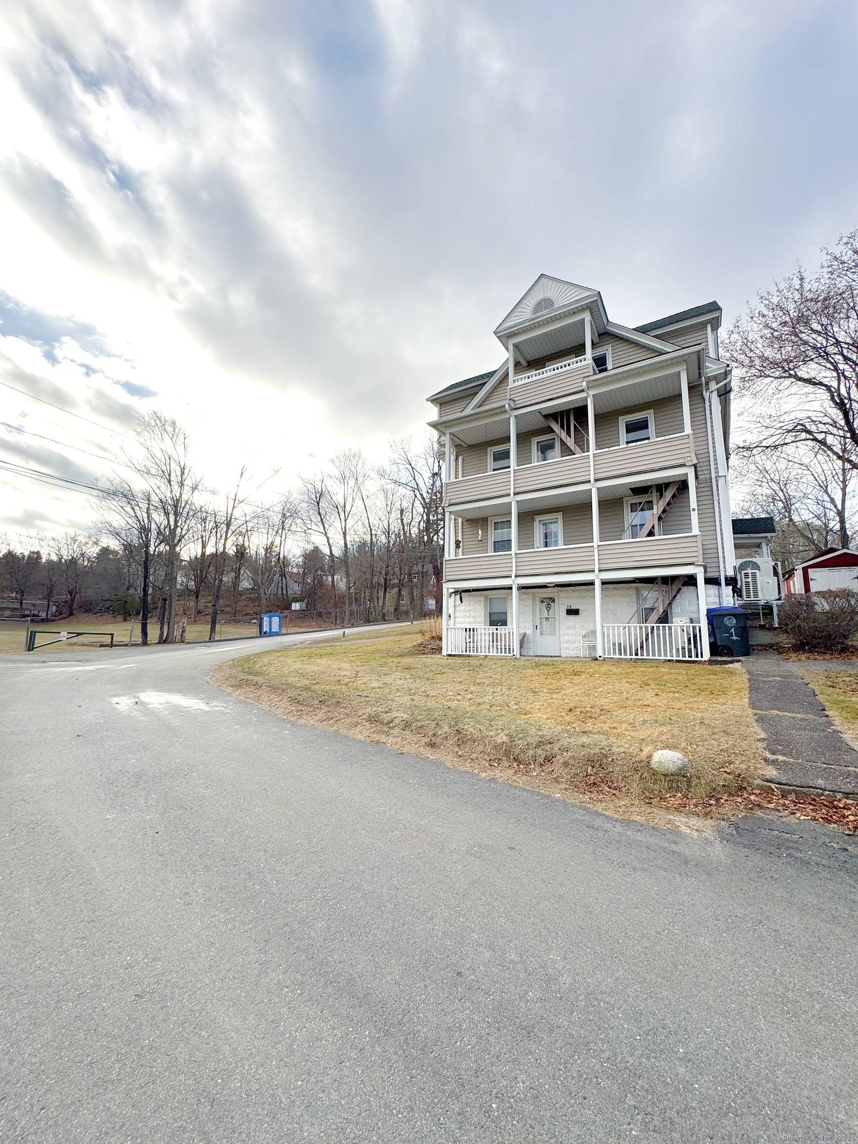 38 Maple Street 3