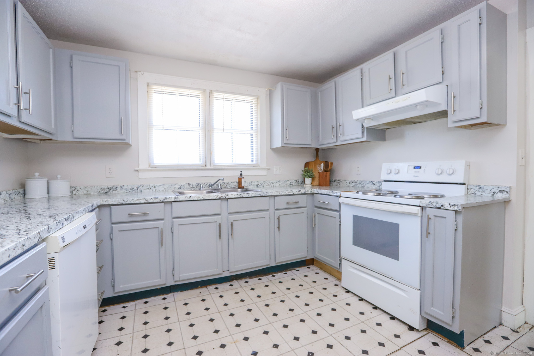 108 New Litchfield Street