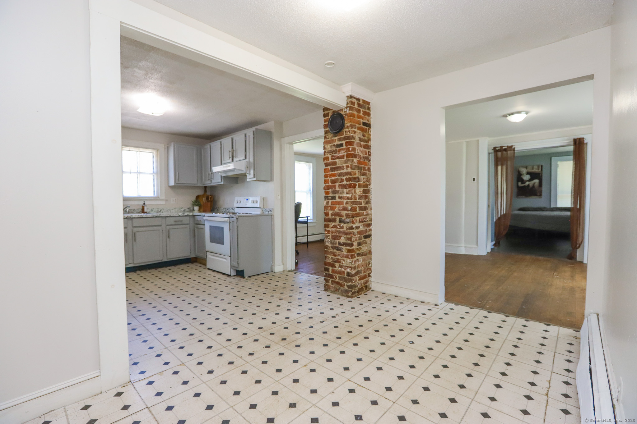 108 New Litchfield Street