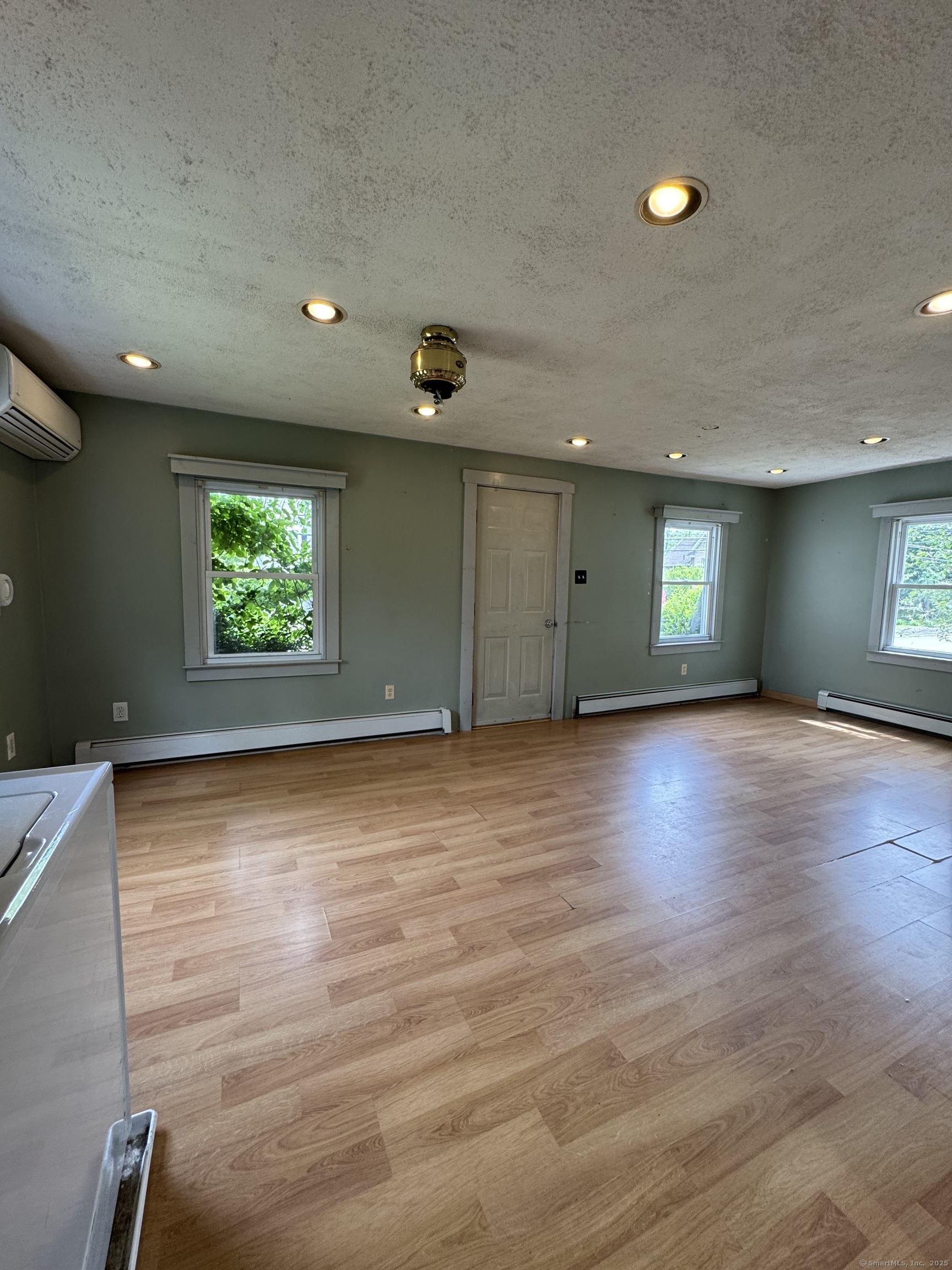 160 New Litchfield Street