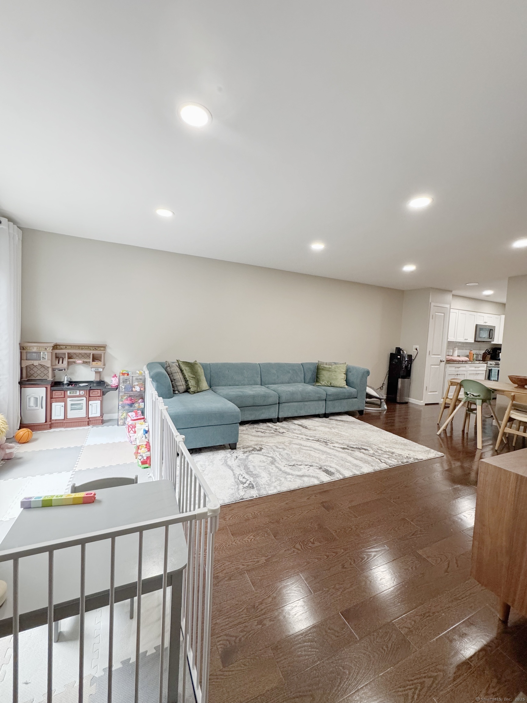 69 Northwest Drive APT 7