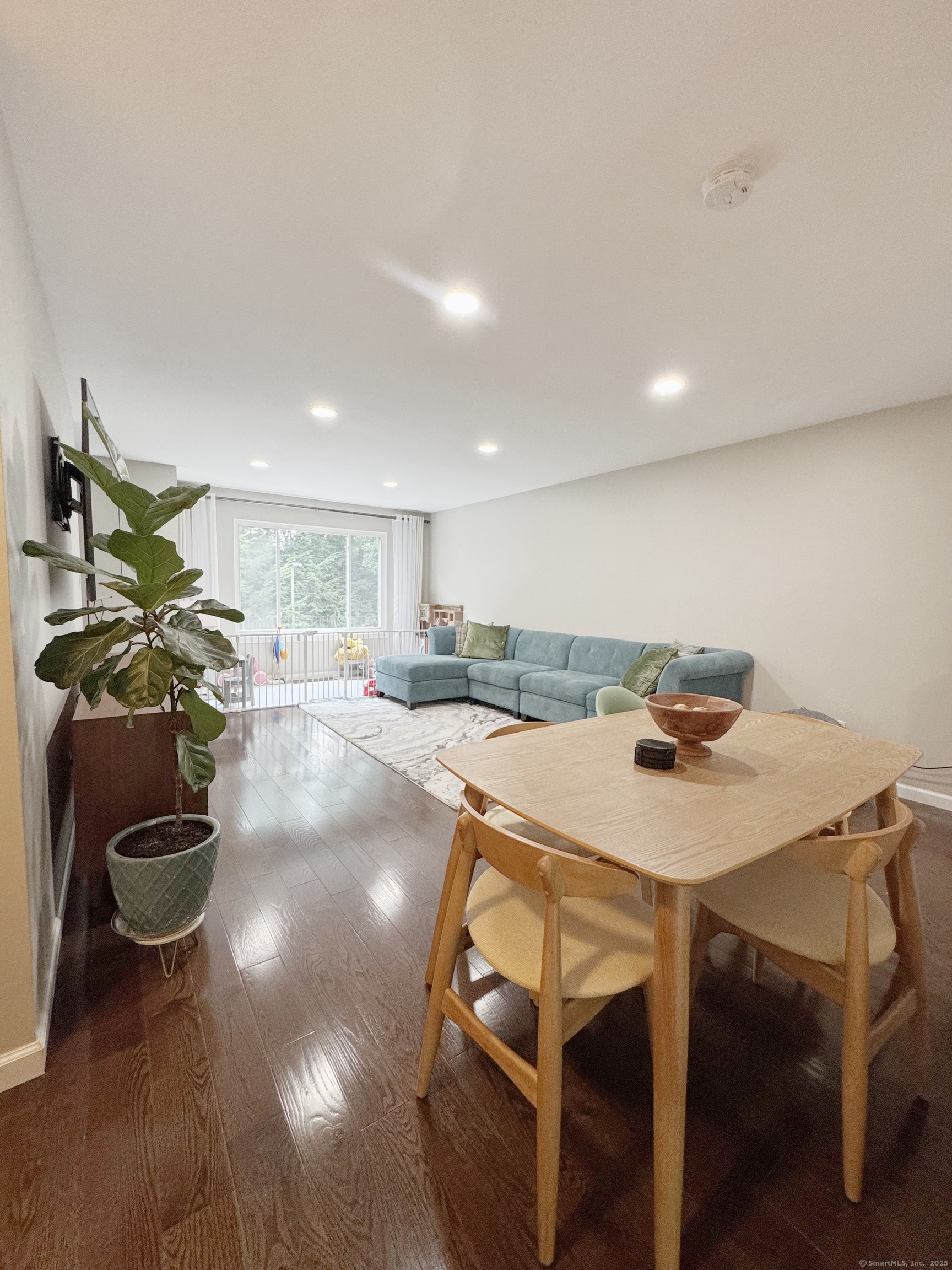 69 Northwest Drive APT 7